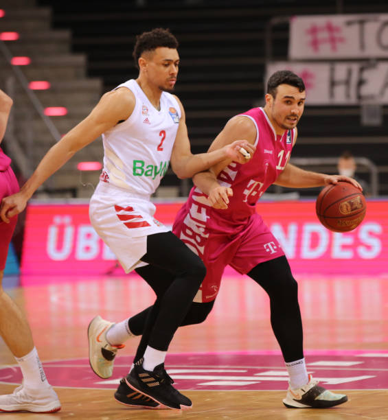 而是多方面 而是多方面